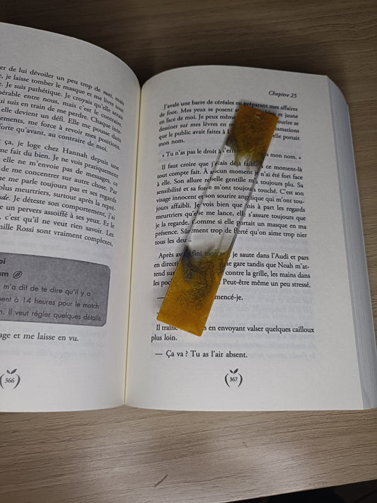 Marque-page résine époxy doré gris anthracite transparent