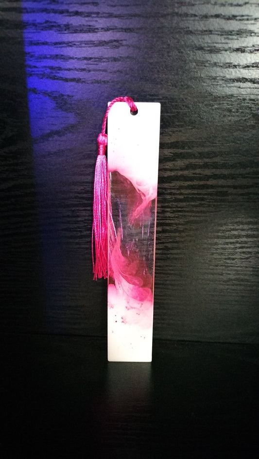 Marque-page résine époxy blanc rose transparent