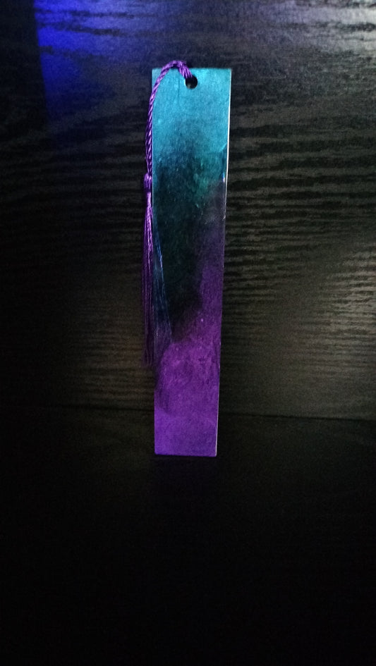 Marque-page résine époxy bleu transparent violet